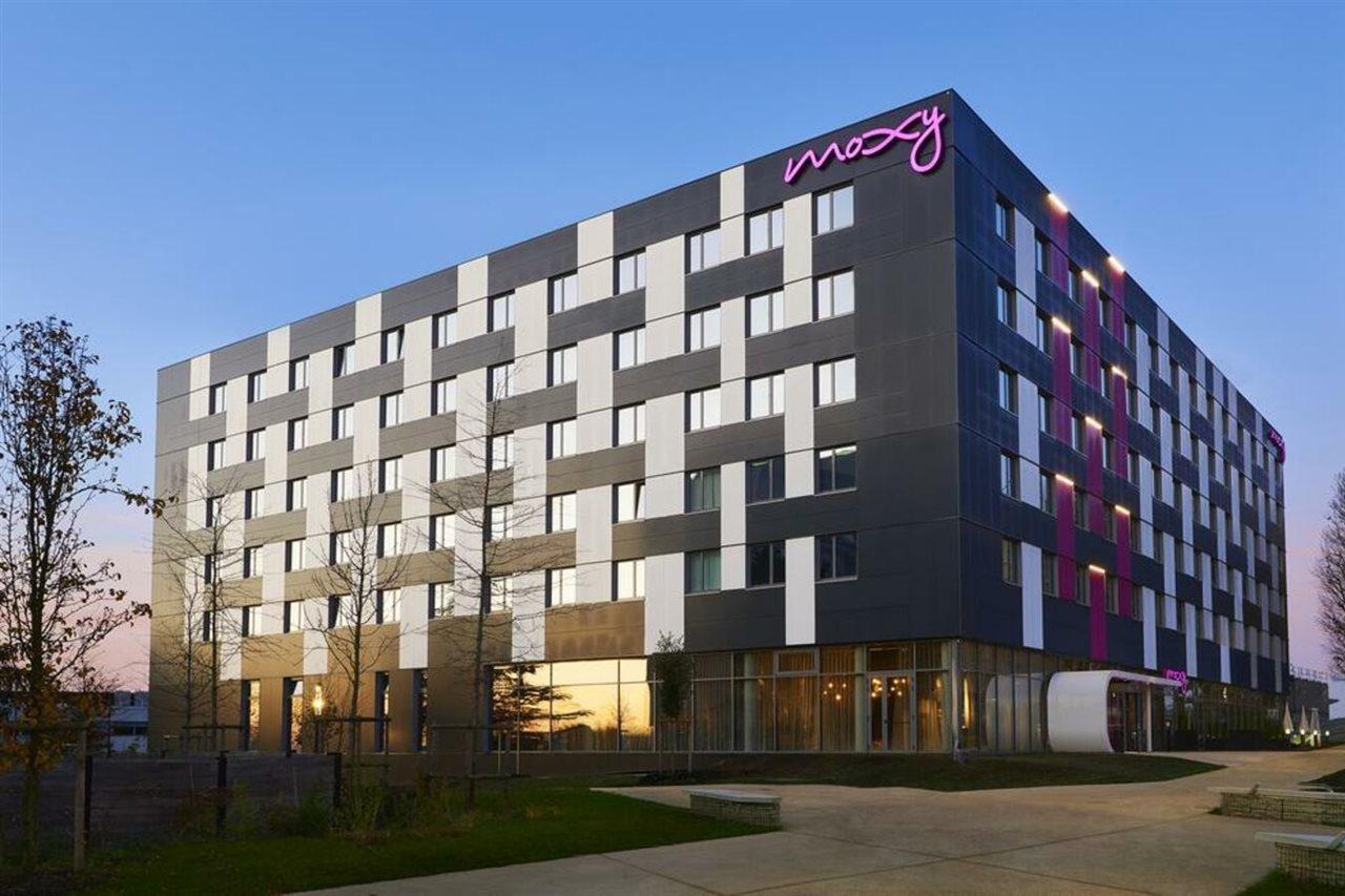 Moxy Paris Charles De Gaulle Airport Hotel Роаси ан Франс Екстериор снимка