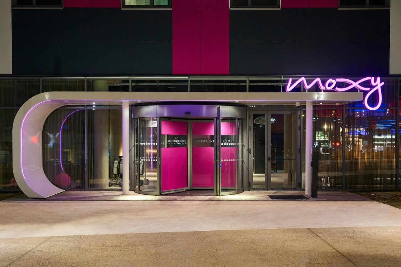 Moxy Paris Charles De Gaulle Airport Hotel Роаси ан Франс Екстериор снимка