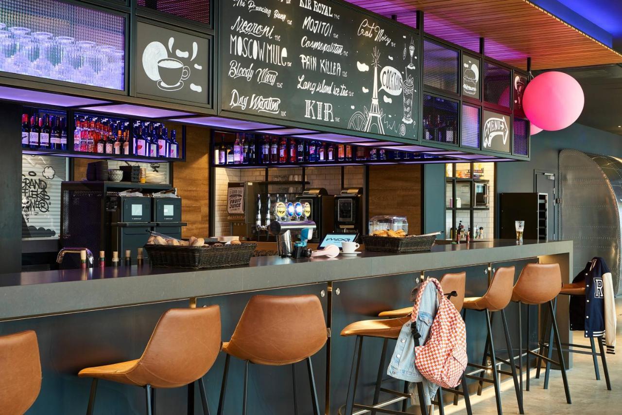 Moxy Paris Charles De Gaulle Airport Hotel Роаси ан Франс Екстериор снимка