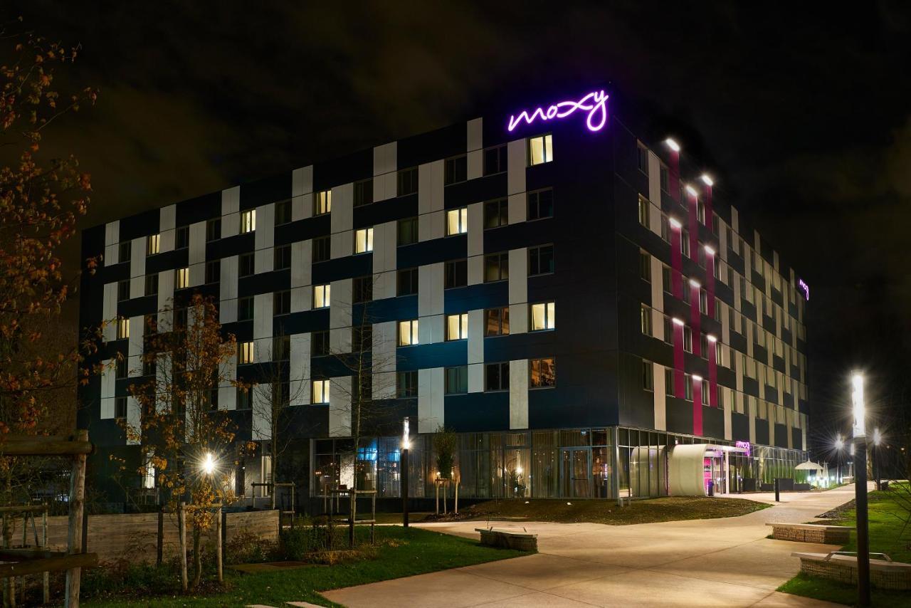 Moxy Paris Charles De Gaulle Airport Hotel Роаси ан Франс Екстериор снимка